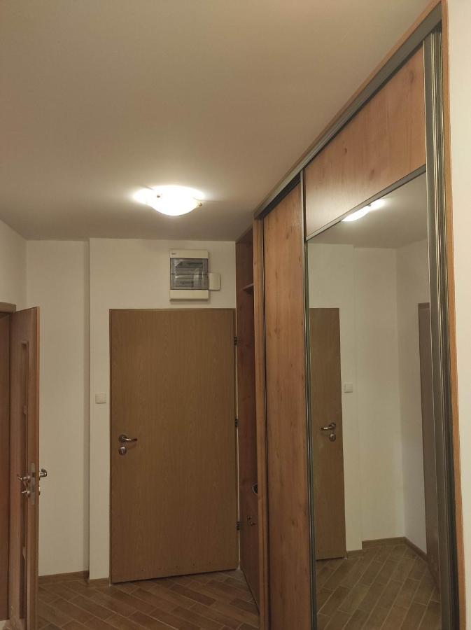 Nice Room With 2 Shared Bathrooms ,Wc , 2Km To Old Town -100M From Metro Szwedzka Warsaw Exterior photo