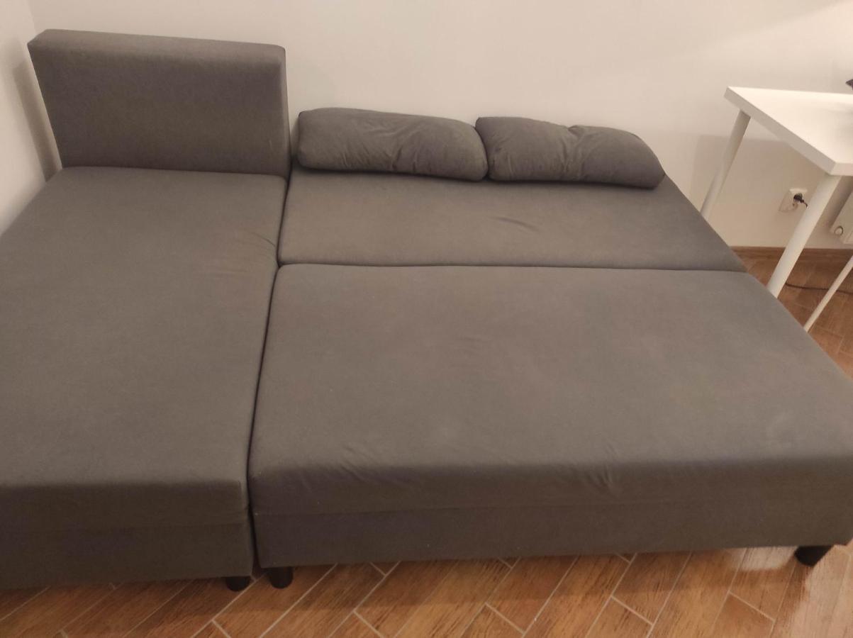 Nice Room With 2 Shared Bathrooms ,Wc , 2Km To Old Town -100M From Metro Szwedzka Warsaw Exterior photo